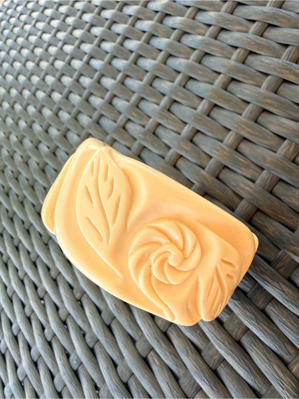 Vintage Carved Plastic Bangle Bracelet Flowers & Leaves Cream Color